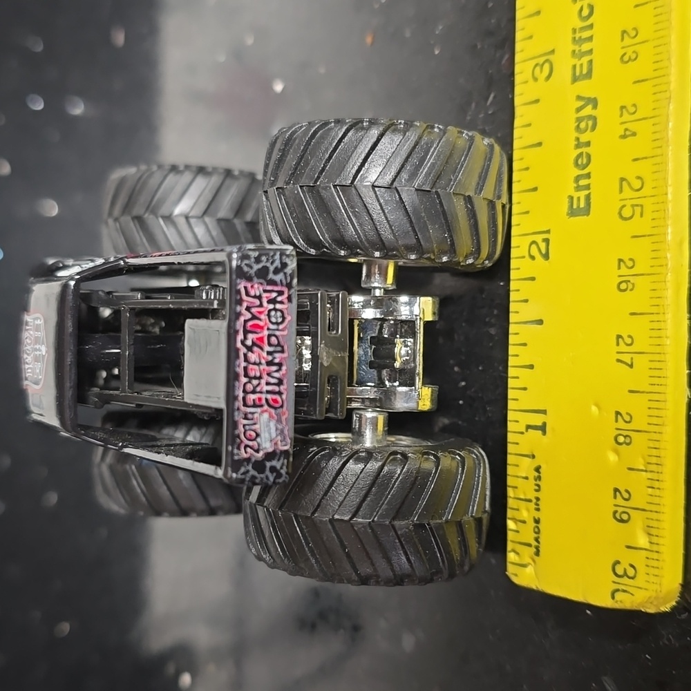 FIRM. Like New. Metal Mulisha Skull Monster Jam Truck 1:64 Diecast - Picture 4 of 4
